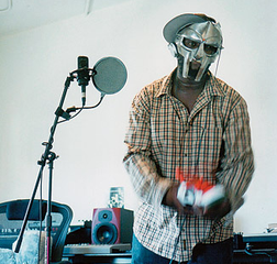 фотография MF Doom