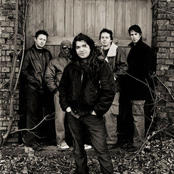 фотография Threshold
