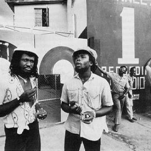 фотография Sly and Robbie f KRS-One